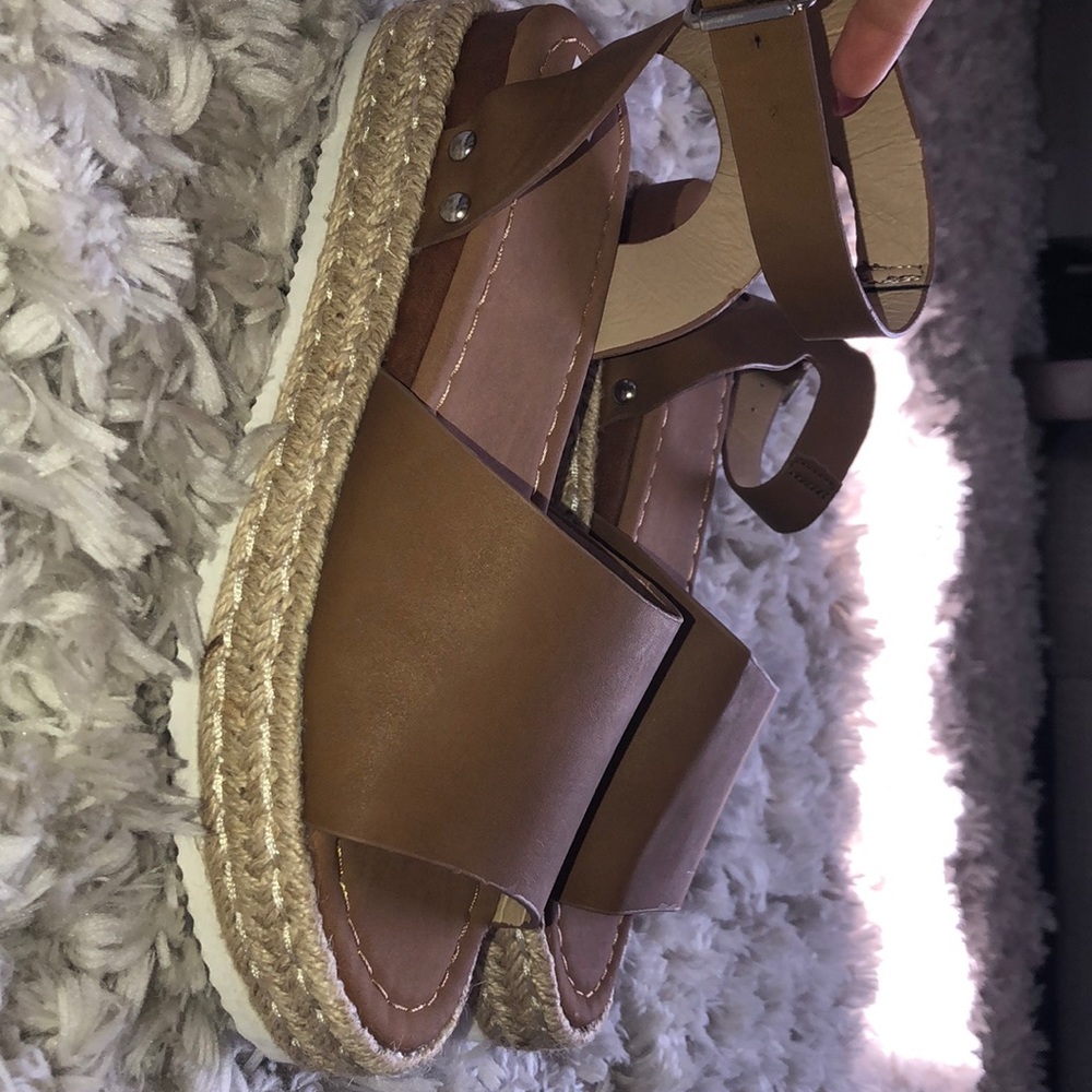 Woman’s shoe